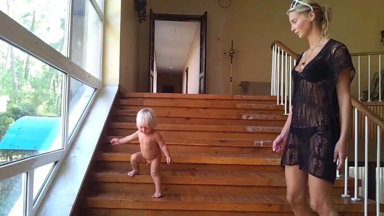 Хожу Голым При Дочери
