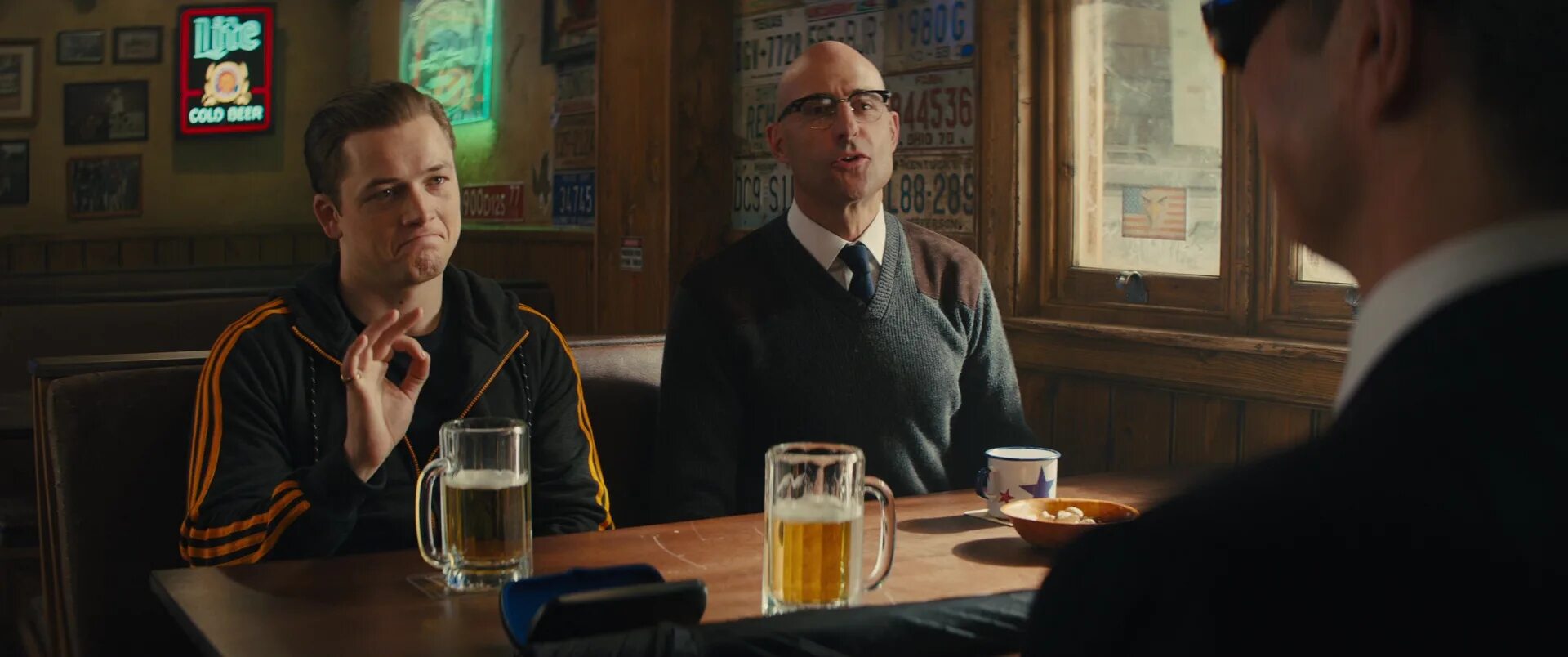 Kingsman: золотое кольцо артур. Kingsman 2 uzbek tilida. Томас тургус кингсман. Кингсман кино узбек тилида. Кингсман золотое кольцо 1080.