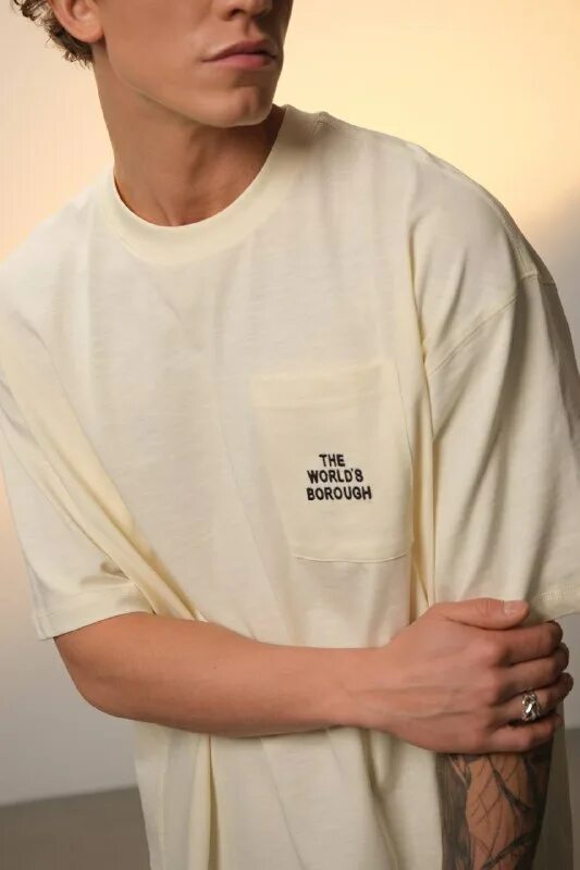 Qwentiny studio одежда. Qwentiny studio рубашка. Qwentiny studio футболка 4959. Футболка qwentiny 9101157. Qwentiny футболки мужские.