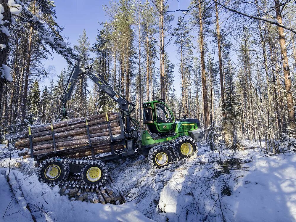 Харвестер лесозаготовительный. Форвардер John Deere. Харвестер John Deere. Харвестер и форвардер John Deere. Форвардер колесный John Deere 1210g.