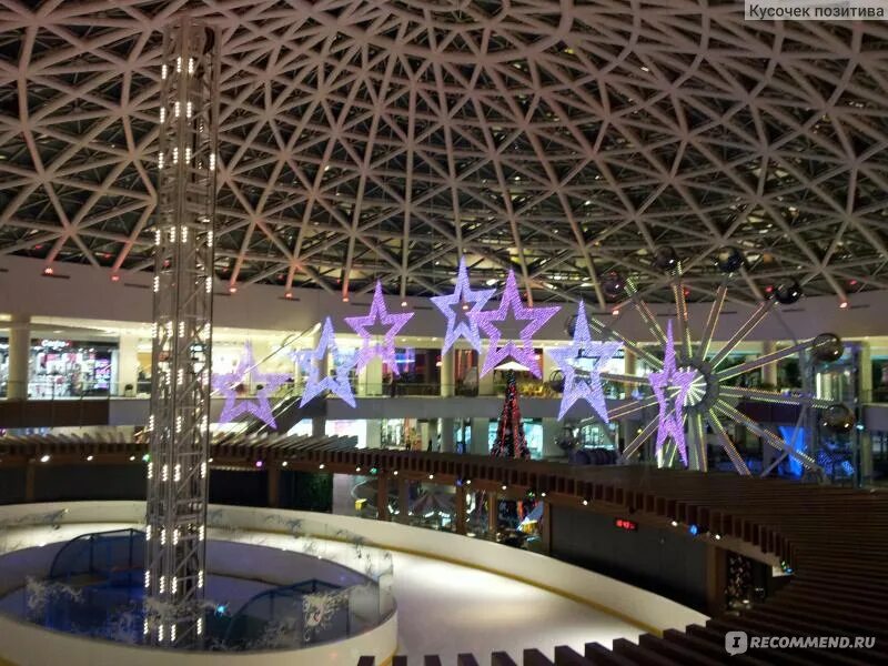 Почему закрыли тц вегас. Трц вегас в москве. вегас москва торговый центр. вегас москва торговый центр мякинино. новогодний вегас в москве.