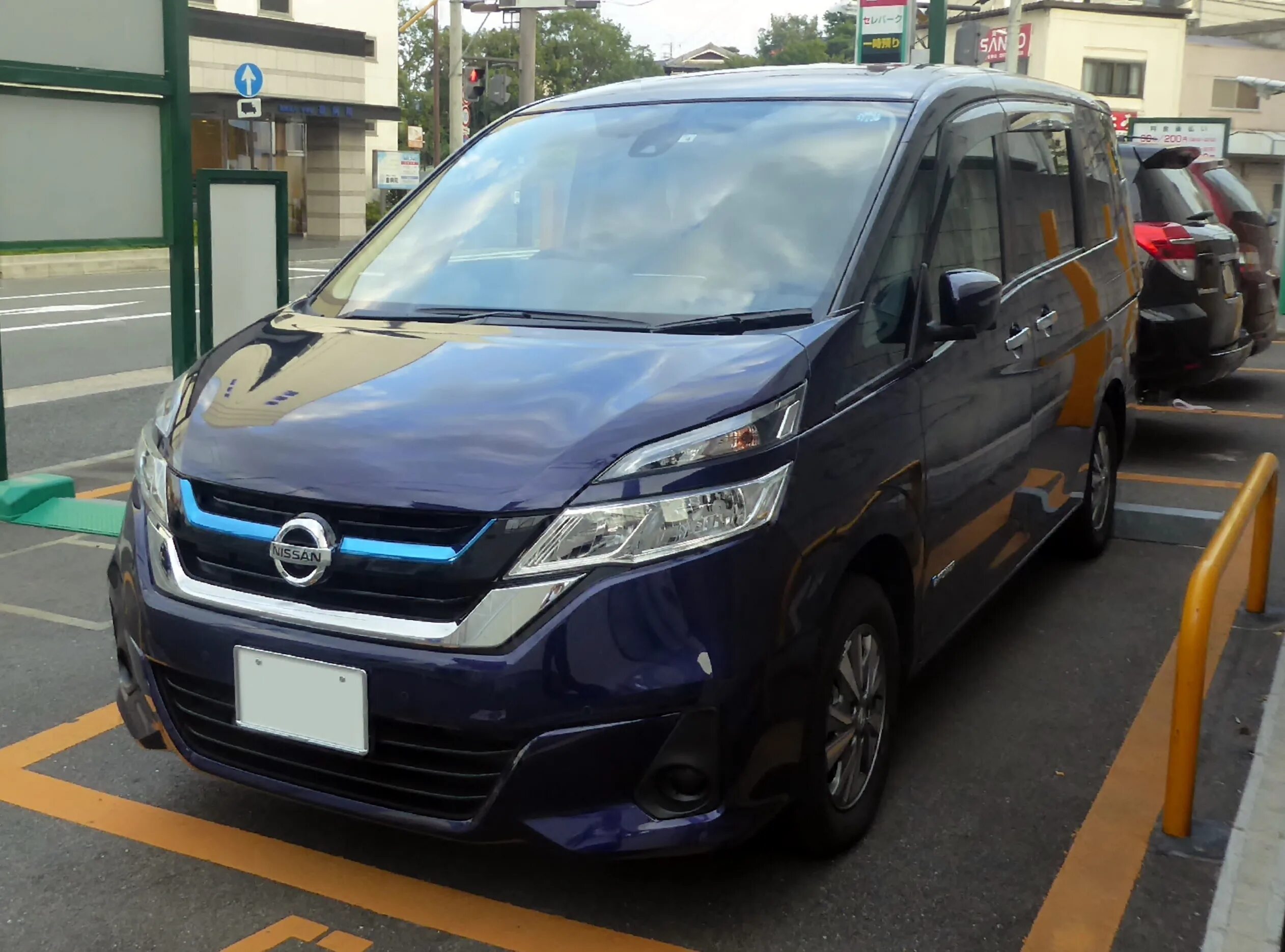 Nissan Serena c27 e-Power. Nissan Serena e-Power 2018. Nissan Serena c27 (e-Power) autach. Nissan Serena hc27.