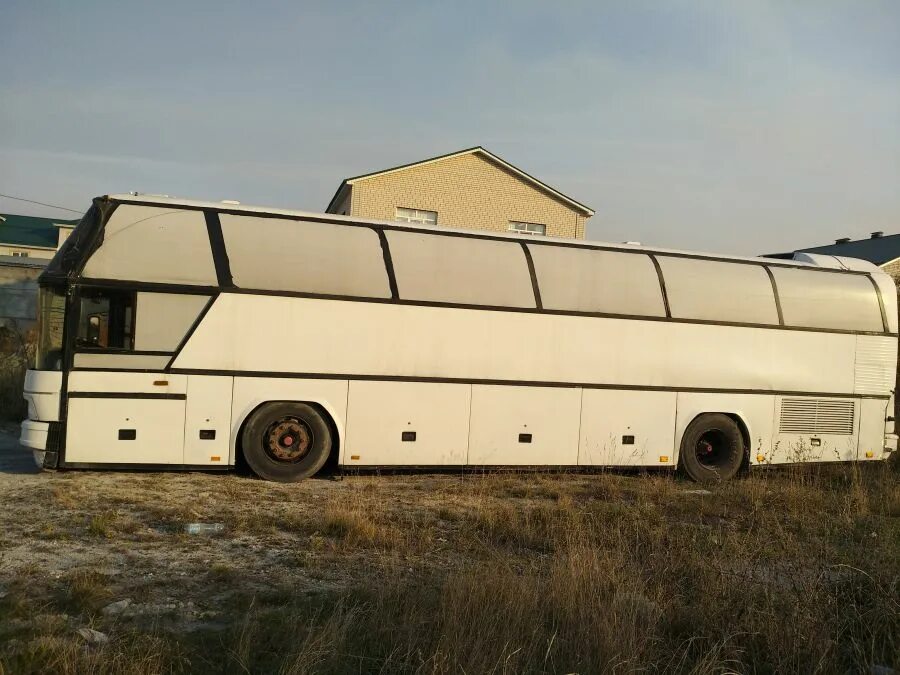 Куплю автобус неоплан б у. Neoplan 116 1986. Neoplan 1987. Автобус Неоплан 116. Neoplan Skyliner 1987 года.