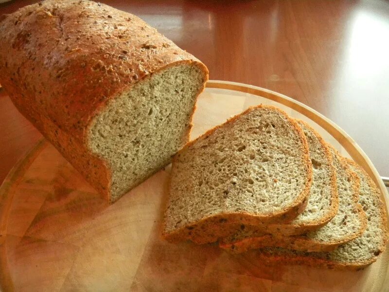 Хлеб черный бородинский. Хлеб в финляндии. Хлеба на корм животных. Раздача хлеба. Хлеб отданный.