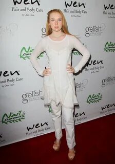 Molly C Quinn Body.