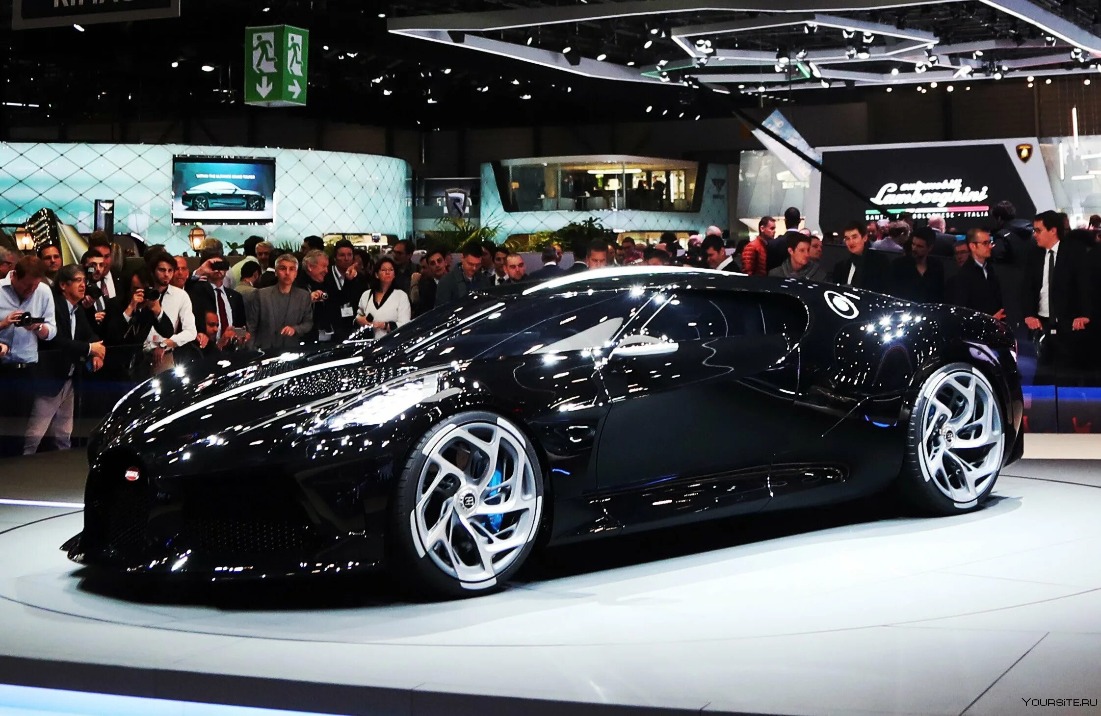 Бугатти ла воитур. Бугатти левюатир Нуар. Машина Bugatti la voiture noire. Bugatti la voiture noire производитель. Бугатти за миллиард