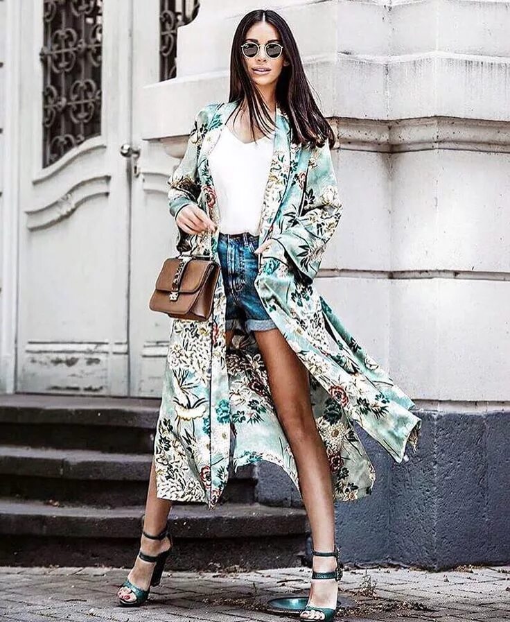 Уличный стрит стайл 2020. Fashion top style. Стильная девушка. Fashion top style. Модные женские образы.