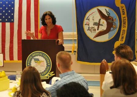 20, 2009) Actress Wendy Davis, who plays Lt. 