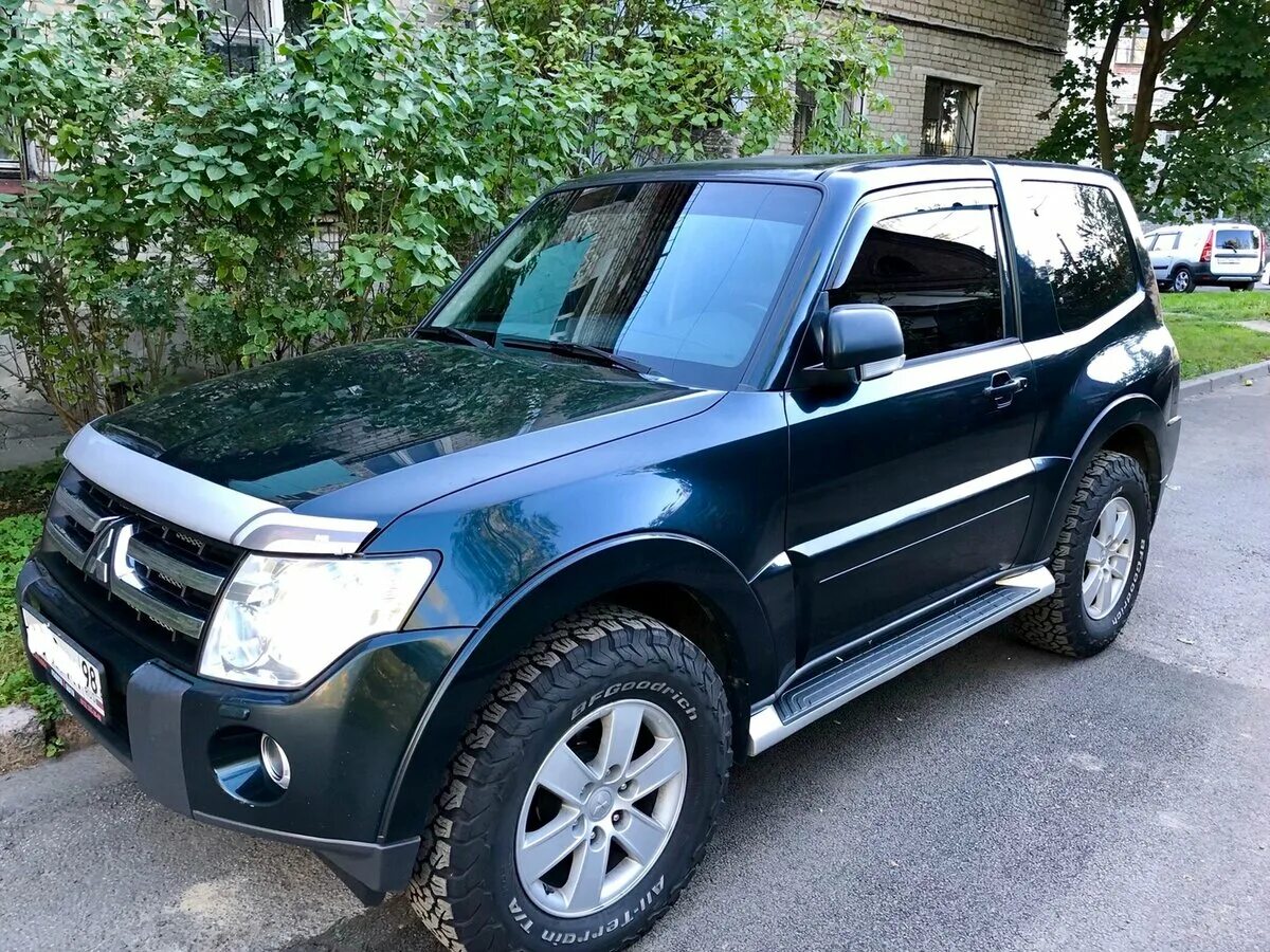 Мицубиси паджеро бу купить в россии. Митсубиси Паджеро 3 2008. Mitsubishi Pajero 2008 дизель. Митсубиси Паджеро 3.2 2008. Митсубиси Паджеро 3 3.2 дизель.