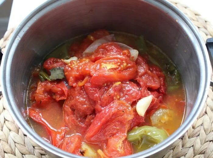 Гуляш из свинины в томатном соусе. Мясо с луком без томатной пасты. Соус для макарон из томатной пасты. Подлива. Фарш в томатном соусе.