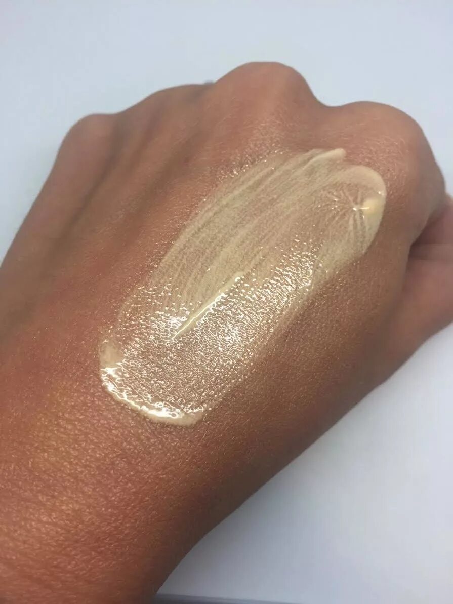 Glowing base. Sensai корректор свотчи. sensai glowing base. консилер sensai highlighting concealer оттенки. sensai база под макияж с эффектом сияния.