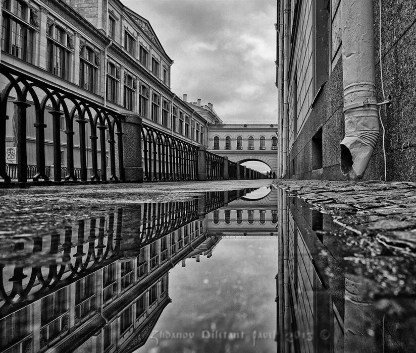 Санкт-петербург площадь дворцовая черно-белые. Санкт петербург черно белый. Санкт петербург черно белые картинки. Ночной город санкт-петербург. Черно белый питер.