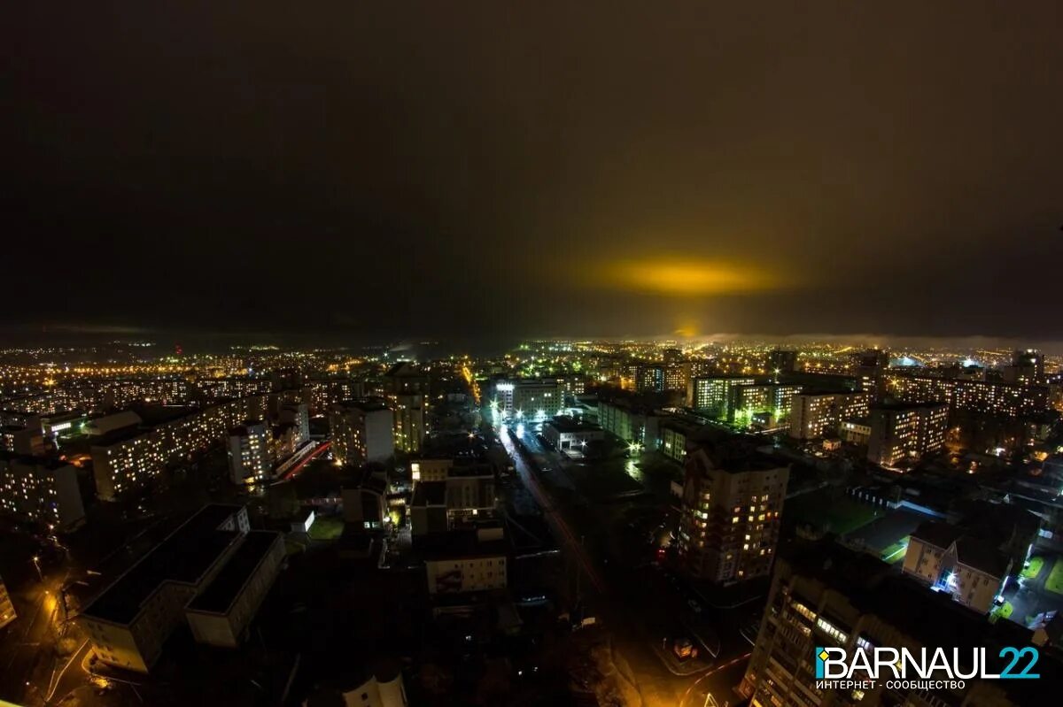 Уфа город стерлитамак. Ночные березники. Стерлитамак ночью. Березники ночью. Город белорецк ночью.