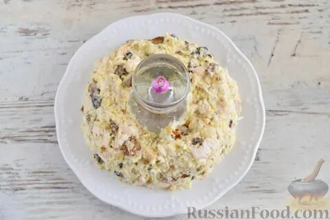 Салат леший с грибами и курицей слоями