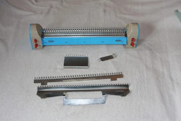 Вязальная машина сильвер рид 840 60. Вязальная машинка knitting machine сентро. Вязальная машина cb-80. Вязальная машинка knitting machine. Вязальная машина сильвер рид 840.