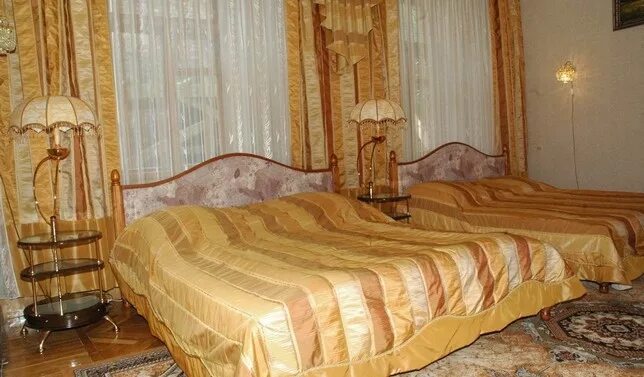 Квартиры курортная зона пятигорска. Гостиница пятигорск дворик. Пятигорск снять жилье посуточно. Улица кучуры 8 пятигорск. Снять квартиру в пятигорске посуточно.