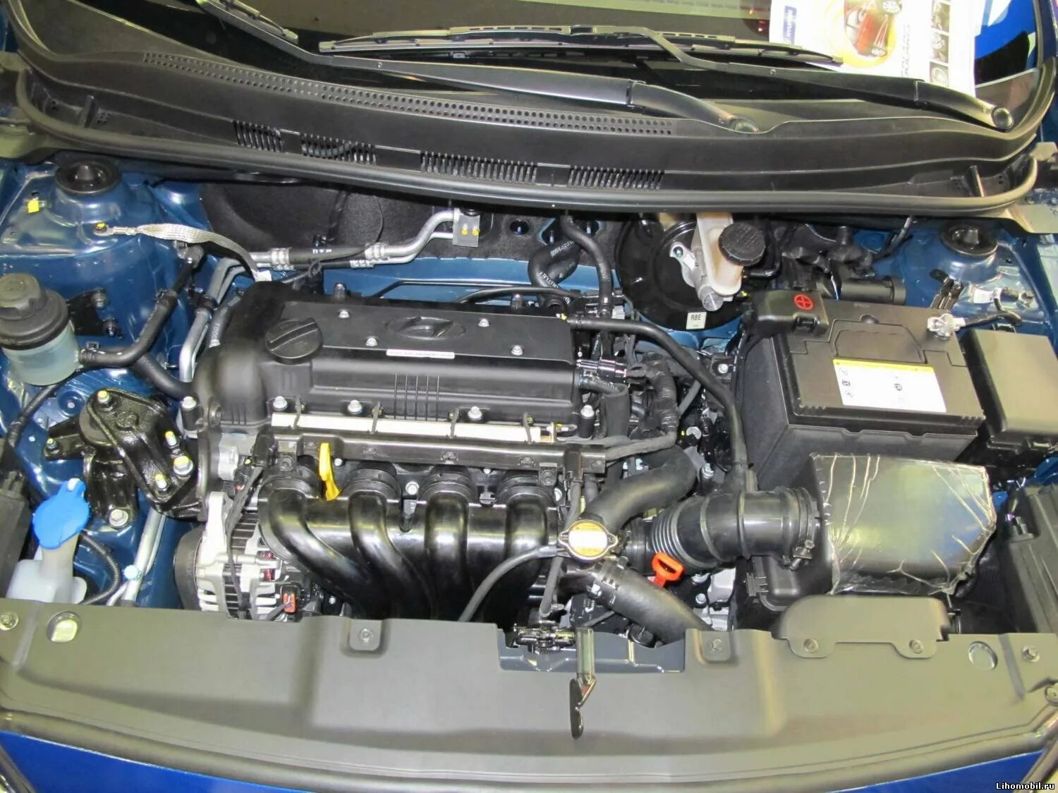 Solaris под капотом. Хендай солярис под капотом 1. моторный отсек хендай солярис 1.4. hyundai solaris 2025 под капотом. солярис 1.6 под капотом.
