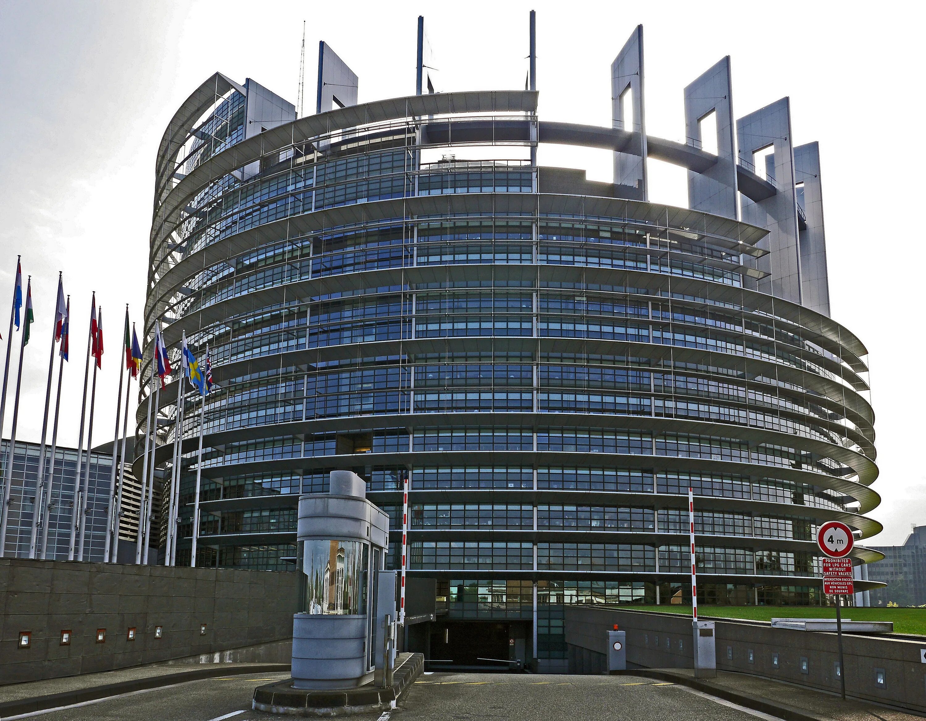 Страсбург Европарламент. Здание Европарламента в Страсбурге. Здание Европарламента в Брюсселе. Вавилонская башня Европарламент.