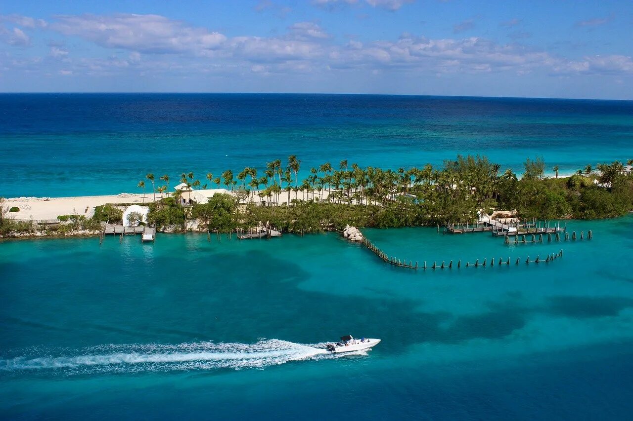 Bahamas islands. Нассау (Багамские острова). Остров Парадайз Багамские острова. Багамы Нассау. Голубая Лагуна на Багамских островах.