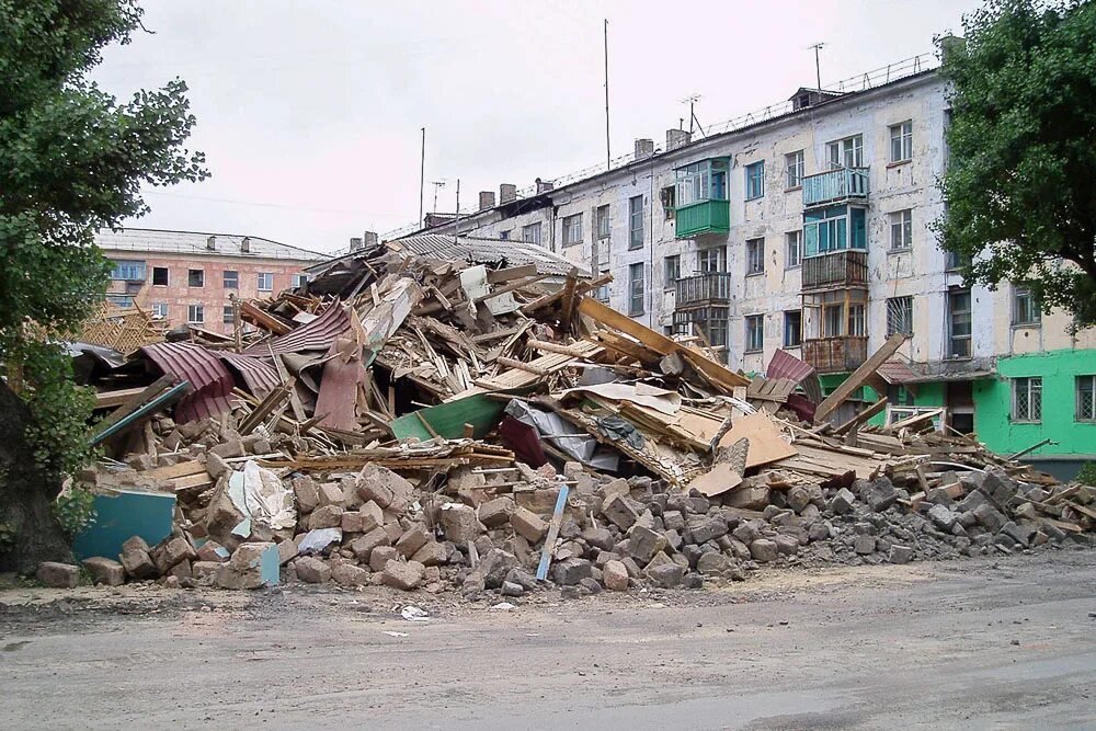 Сахалин землетрясение сегодня. Землетрясение в невельске в 2007 году. невельск 2007. землетрясение на сахалине 1995 нефтегорск. невельск сахалинская область землетрясение.
