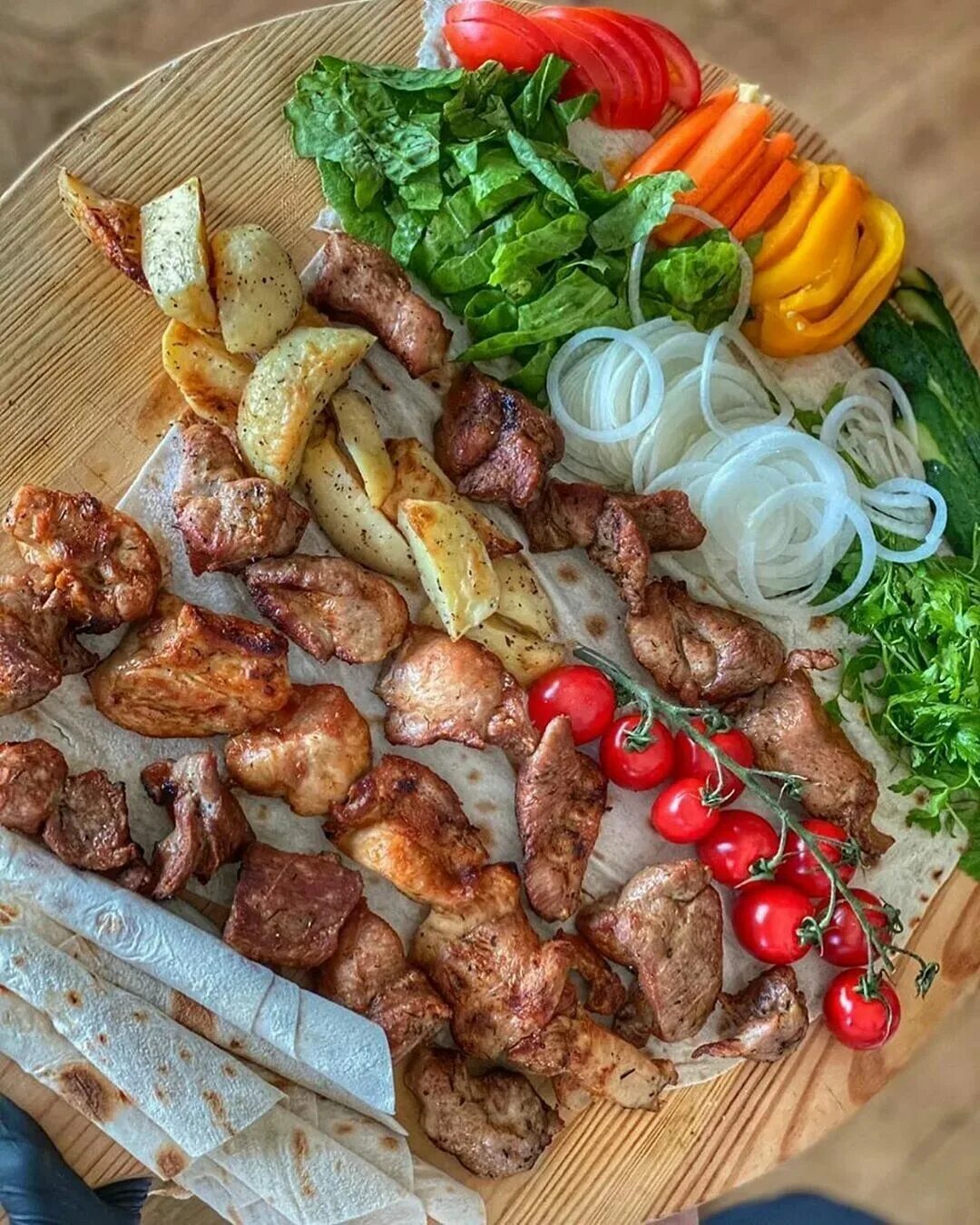 Хоровац кебаб. Вкусный шашлык. Лучший шашлык с доставкой. Грузинский шашлык мцвади. Шашлык из свинины.