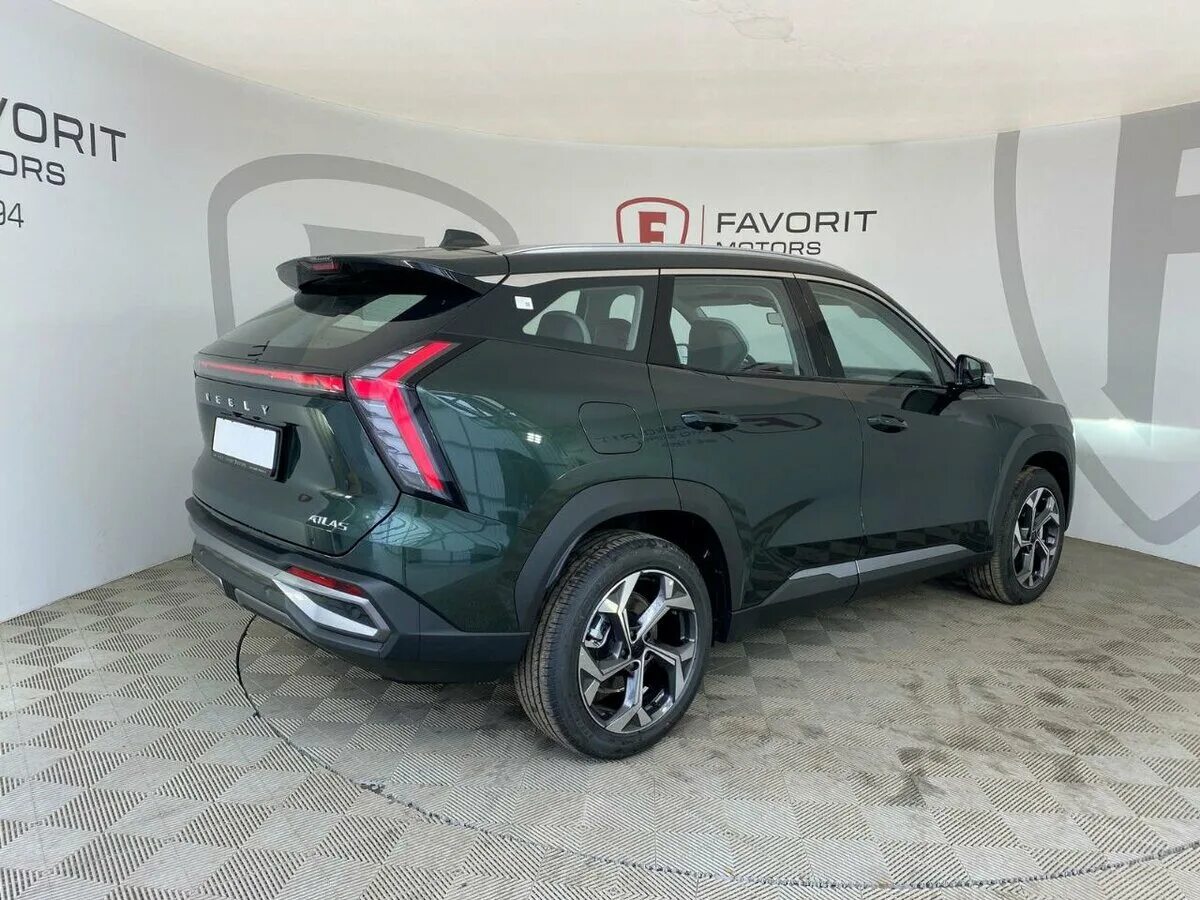 Купить новый Geely Atlas II 2.0 AMT (200 л.с.) бензин робот в Екатеринбурге: зел