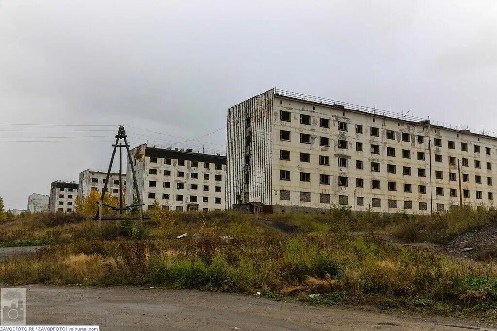 Поселок синегорье магаданская область. Магаданский поселок синегорье. П синегорье магаданская область. Полузаброшенный поселок синегорье. Синегорье колымская гэс.