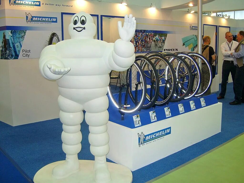 Мистер мишлен. Michelin 2008. Бибендум Мишлен. Маскот Мишлен. Символ Мишлен Бибендум.