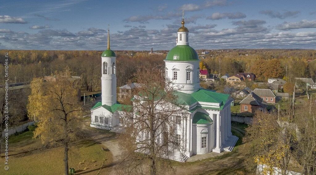 Церковь Троицы Живоначальной в Кондрово. Храмы Дзержинский район Калужская область. Троицкая Церковь Кондрово. Дзержинский район Кондрово Церковь.