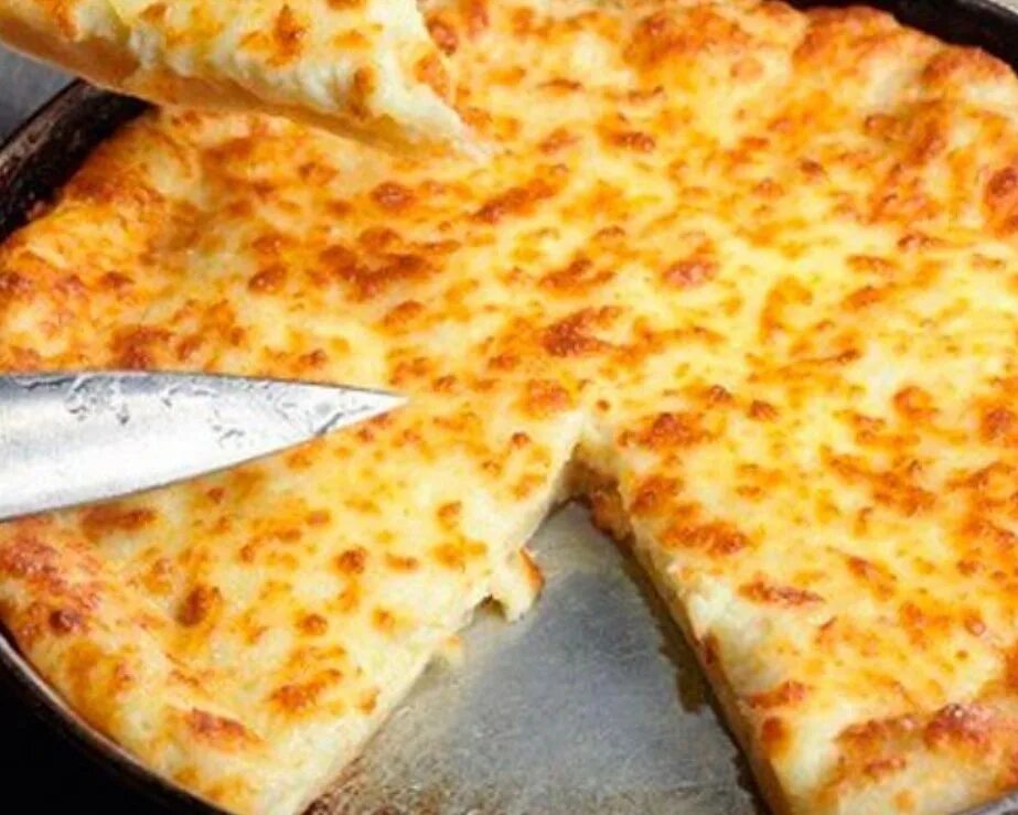 Рецепт хачапури по грузински в духовке. Пирог с сыром и зеленью на сковороде. Рецепт хачапури по грузински в духовке. Хачапури с сыром в духовке. Хачапури на дрожжевом тесте.