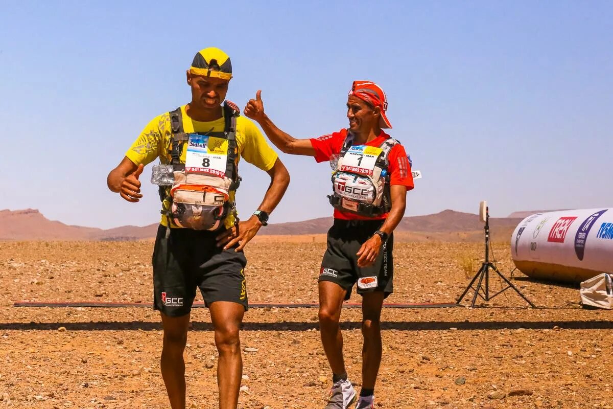 Кристиан гинтер marathon des sables. Марафон де сабль. Des sables. Marathon des sables спасательный вертолет мауро проспери. Песчаный марафон в марокко.