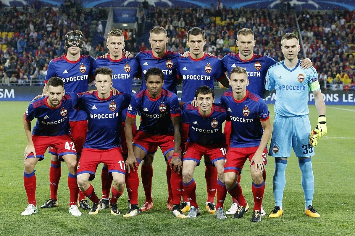 Знаменитые футбольные команды. Команда fc barcelona 2015. Барселона фк. Самая популярная команда в мире. Бавария фото футбольной команды.
