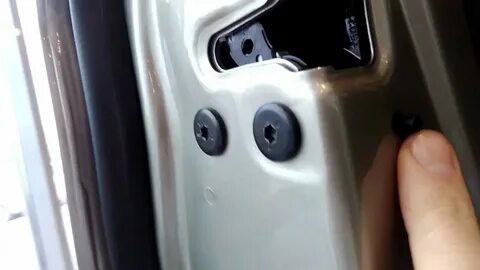 Как закрыть весту без аккумулятора багажник
