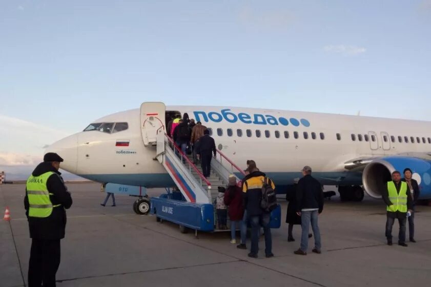 S7 улан-удэ новосибирск. Билеты на самолет улан-удэ москва. Авиакомпании в улан-удэ. Ан-2 памятник. Улан удэ взлётная полоса.