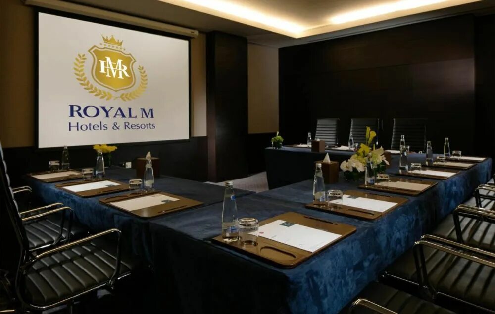 Royal m hotel fujairah mall 5*. Роял м фуджейра. Отель novotel fujairah hotel. Royal m hotel fujairah ex. Отель конкорд фуджейра номер супериор.