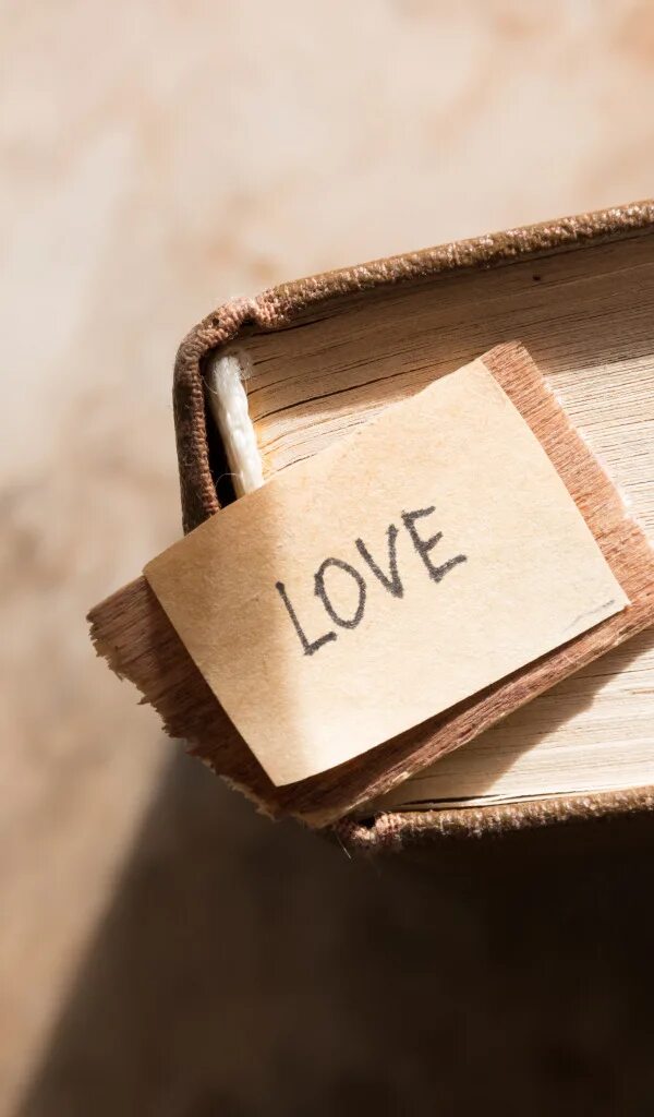 Книга о любви. Книга i Love you. Парные обои с книгами. Любовь к книгам картинки. I love книга