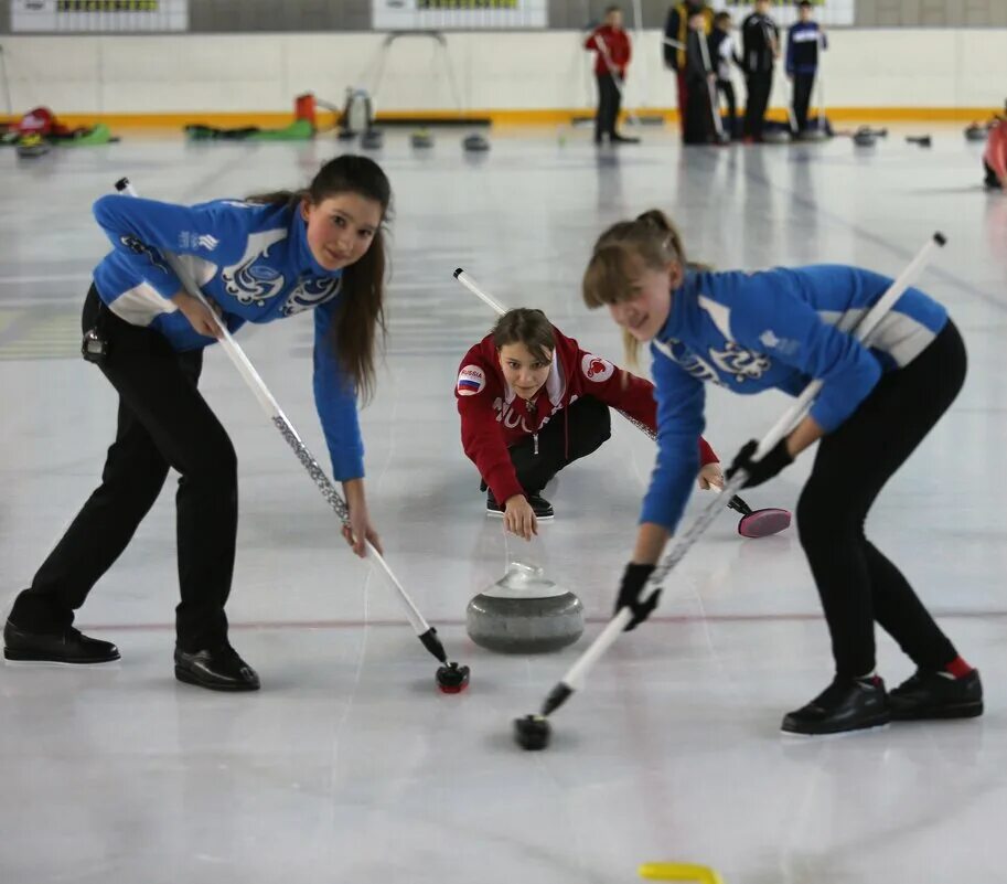 Керлинг лед какой. Григорий филимонов керлинг. Артем пузанов керлинг. Керлинг глухих томск. Дарья морозова керлинг.