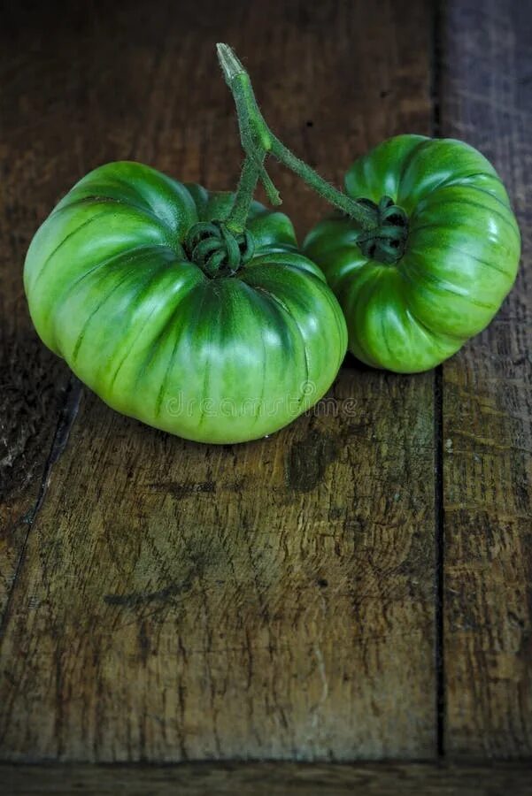 Томат биф стар. Томат Грин биф. Грин биф томат фото. Black krim tomate.