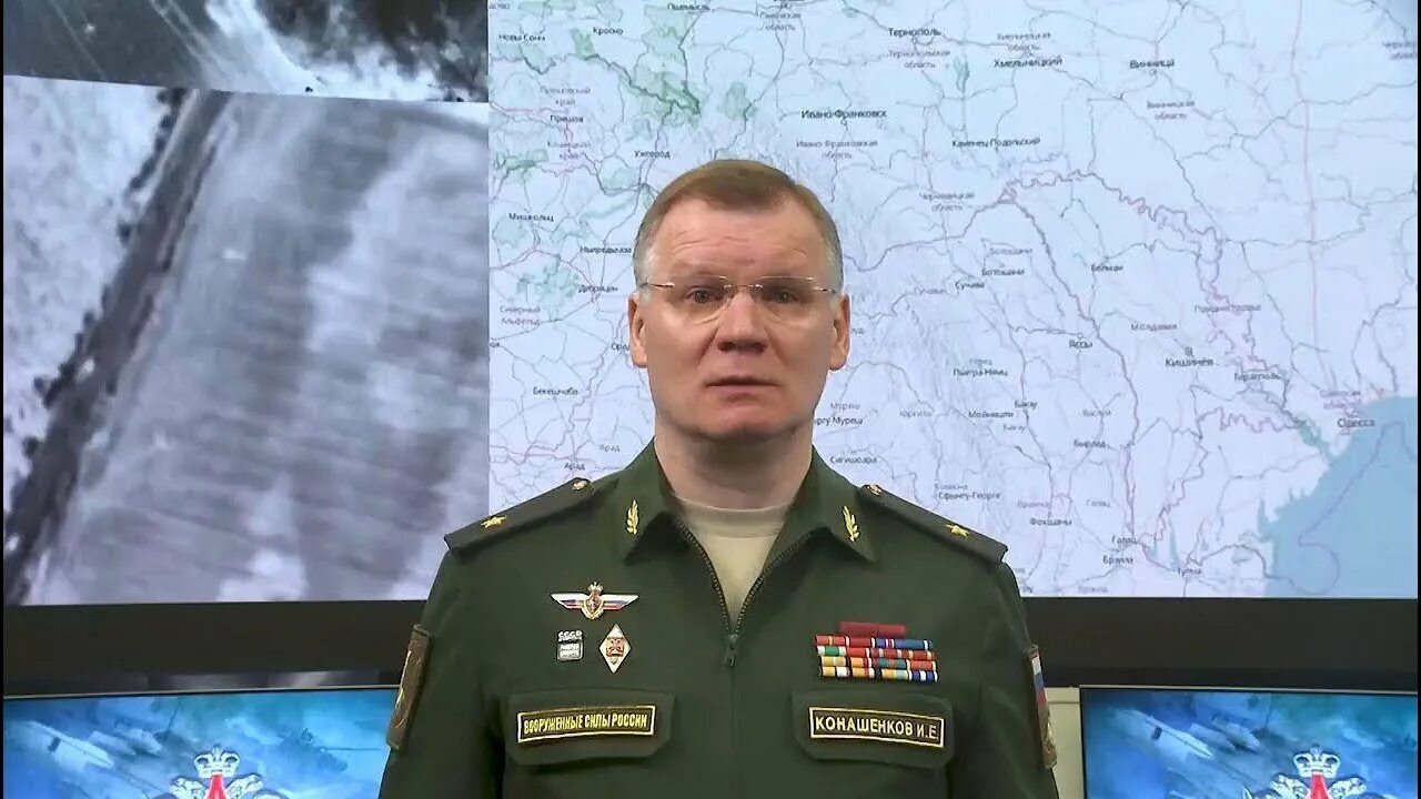 Брифинг конашенкова сегодня последние. Игорь конашенков генерал лейтенант. портрет игоря конашенкова. конашенков минобороны. брифинг минобороны.