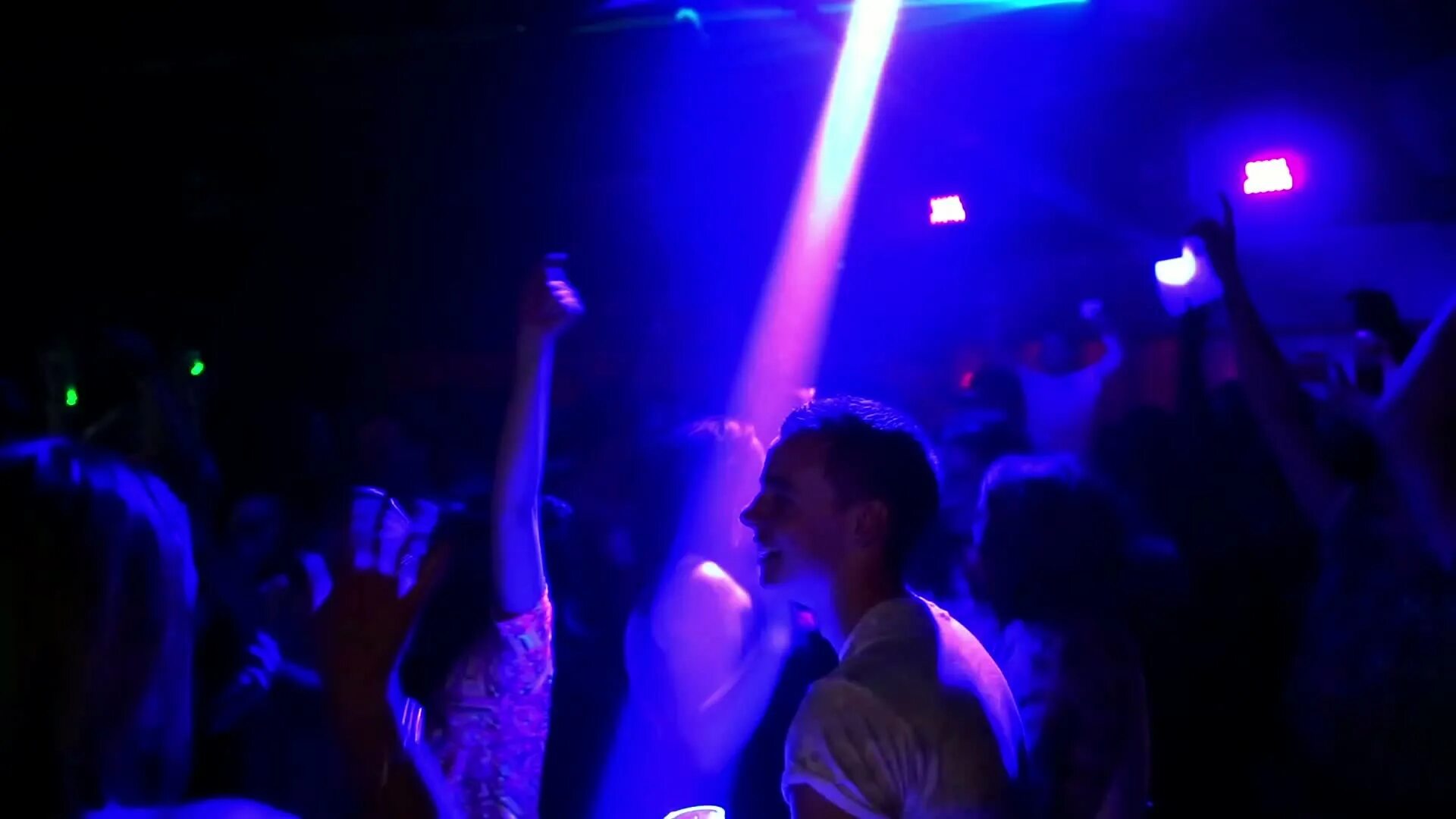 Ночной клуб ролики. Клубная ночь. Фото с клуба ночного реальное. Гент клубы ночные. Фото в клубе ночью.