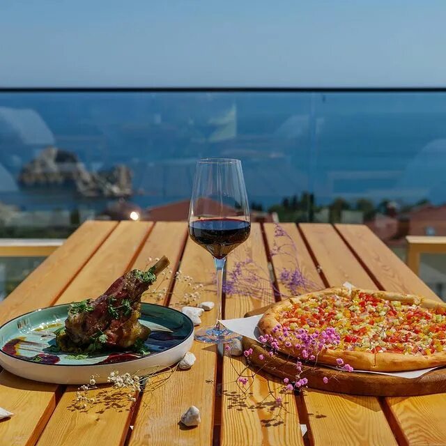 гурзуф ривьера ресторан. ривьера летняя терраса. гурзуф ривьера спа. гурзуф ривьера ресторан. отель гурзуф ривьера ресторан.