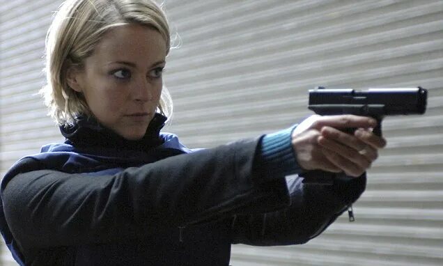Spy woman video. Фото в маске шпион. Spy woman video. Женщина шпион. Девушка шпион.