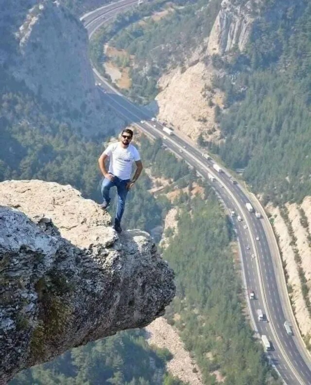 математический вуз. доска с формулами. короче 2017 постер. огромный решаться. мэтт дэймон короче.