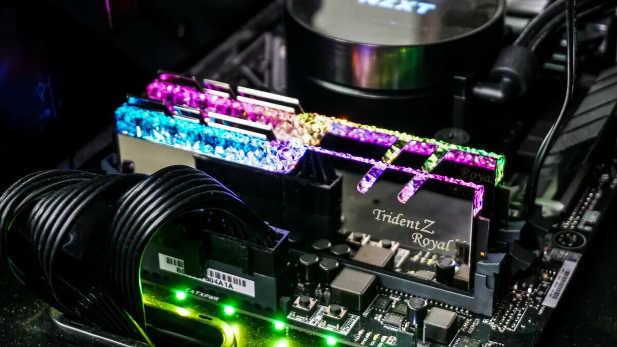 48 оперативной памяти. G.skill Trident z Royal 16gb. Trident z Royal ddr4. Оперативная память g.skill Trident z Royal. Trident z Royal RGB G skill 16gb.