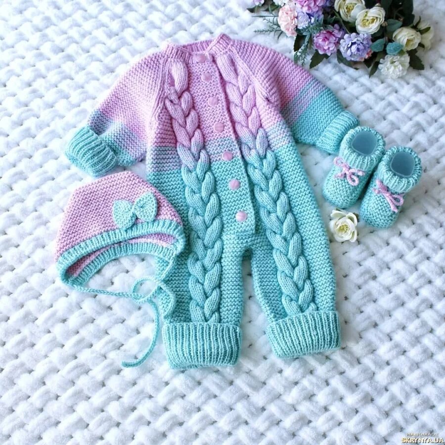 Вязаные комбинезоны девочке