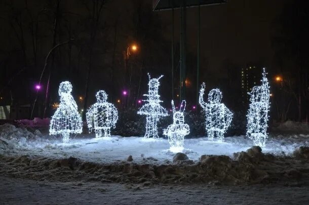 Измайловский 2021 измайловский кремль. Новогодний измайловский кремль 2022. Новый год в измайловском парке 2024. Крещение в измайловском кремле 2023. Новый год в измайловском парке 2024.