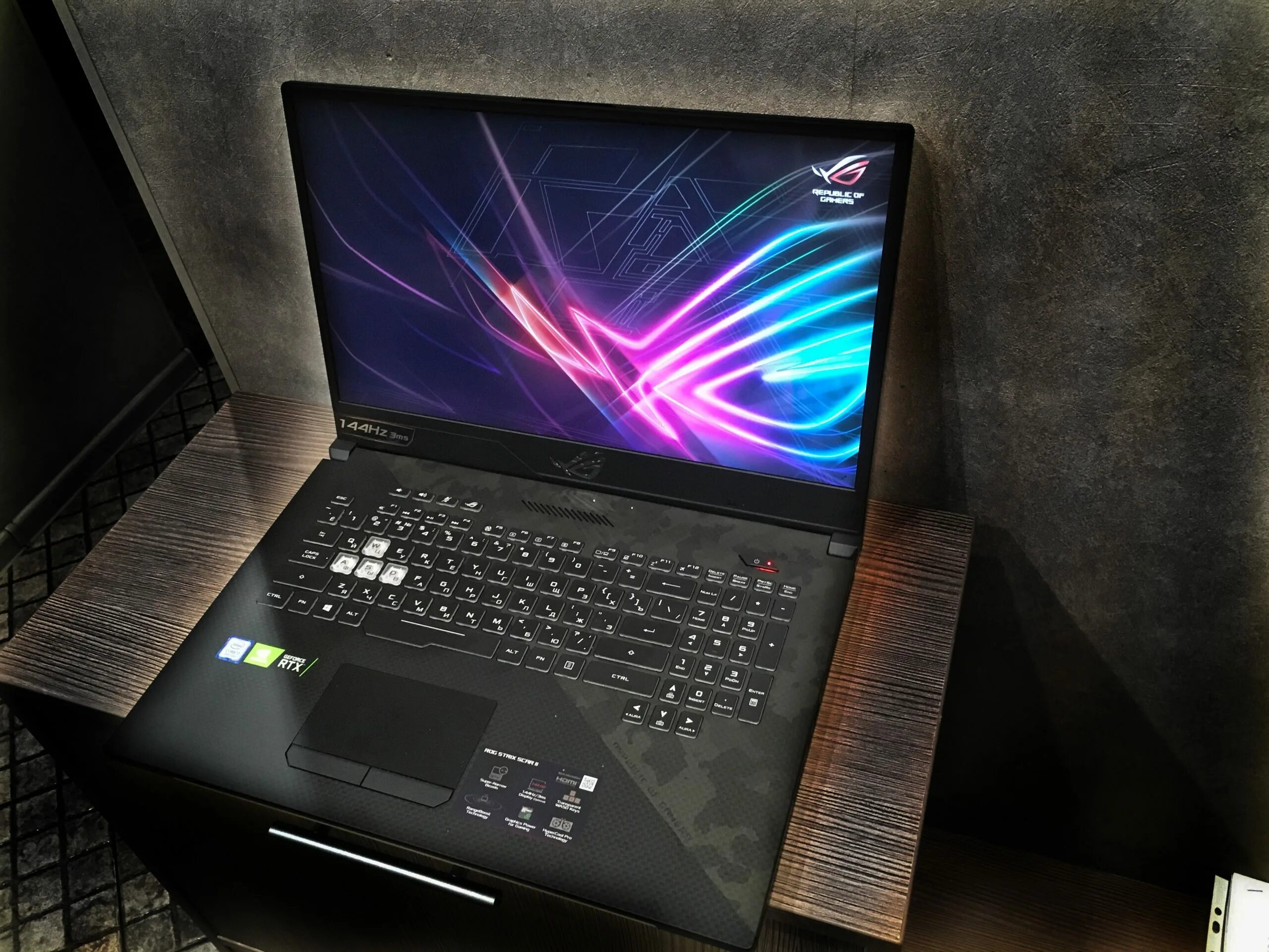 Asus rog strix scar купить. ASUS ROG gl704gw. ASUS ROG Strix scar II gl504gs. Игровой ноутбук ASUS ROG Strix. ASUS ROG 704.