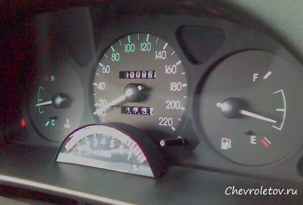 тахометр на ланос