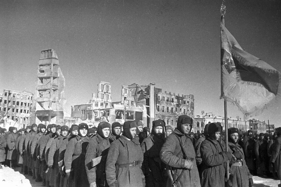 2 февраля день разгрома сталинградская битва мамаев курган. 2 февраля 1943. День разгрома немецко-фашистских войск в сталинградской битве 1943. Сталинградская битва февраль 1943. 2 февраля 1943.