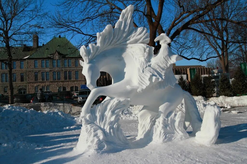 Снежные фигуры. Скульптуры из снега. Самые красивые скульптуры из снега. Зимние фигуры. Скульптура зима.